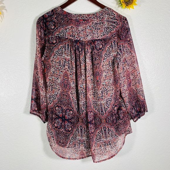 St. John’s Bay Abstract Quarter Button Blouse Size Medium Women’s - Picture 4 of 7